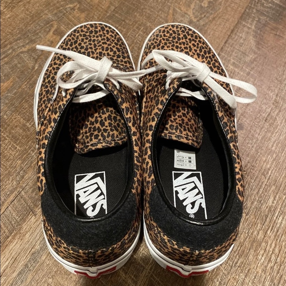 Vans - Picture 6 of 6